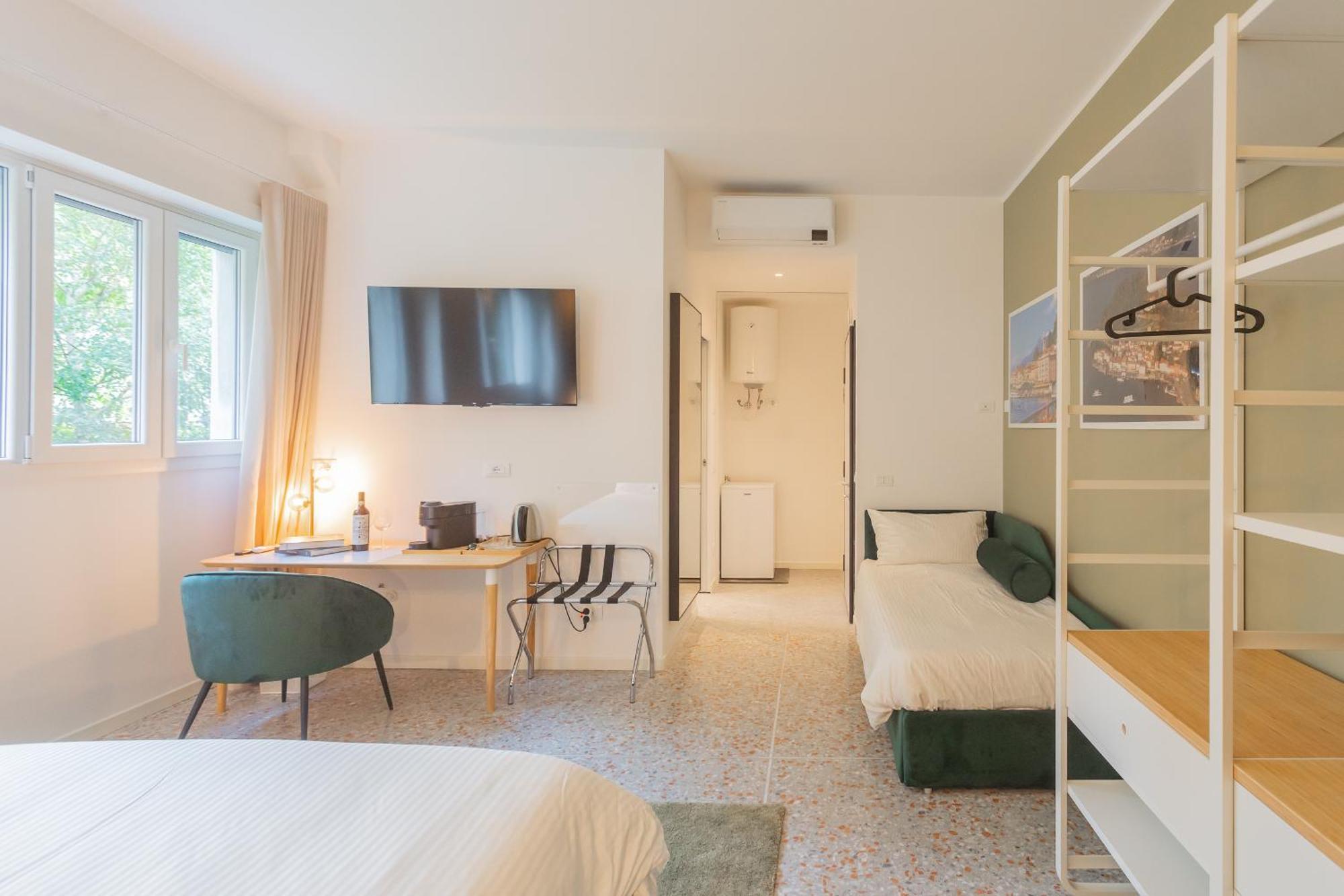 Marcello'S Como Lake Room photo