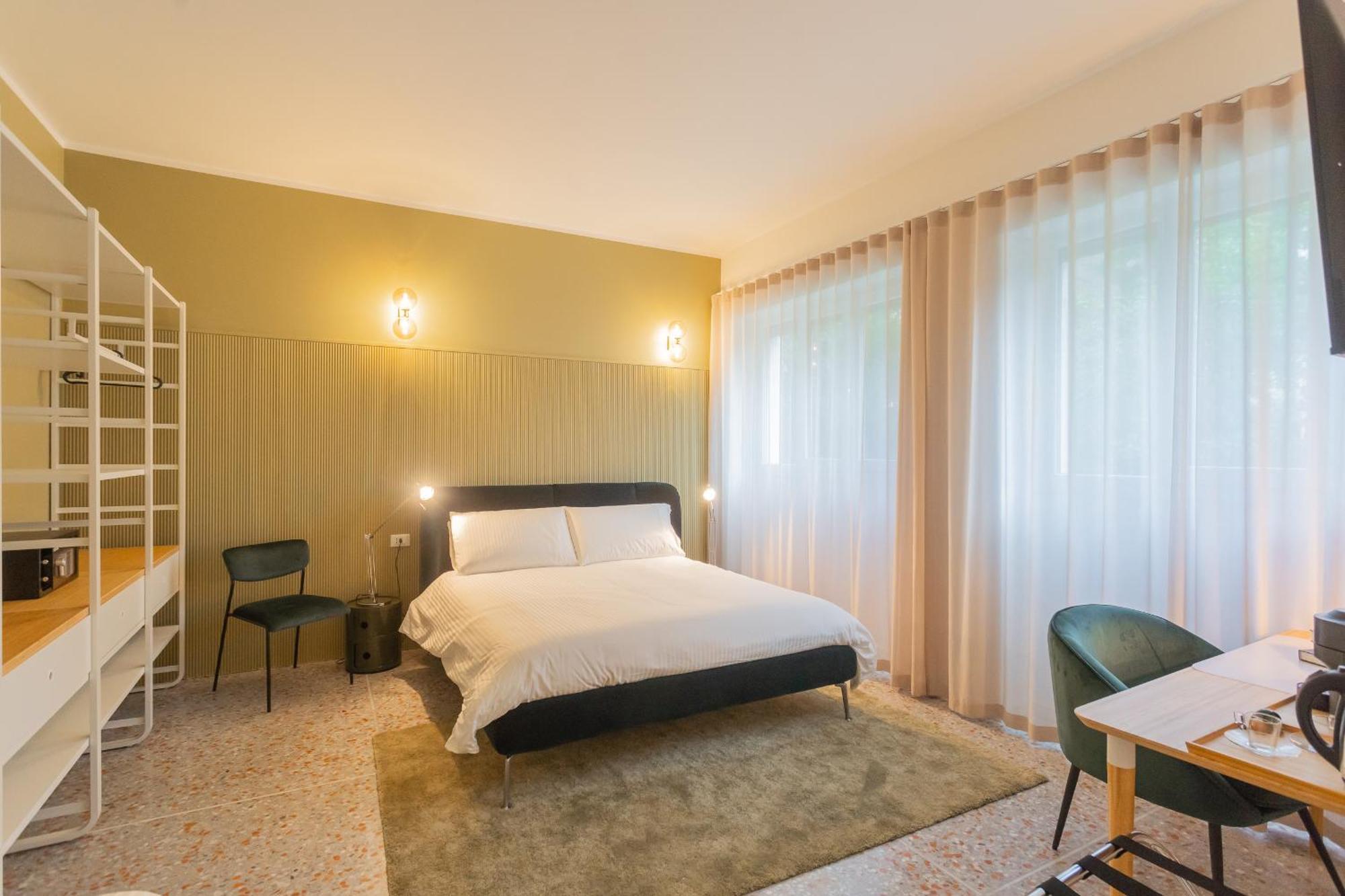 Marcello'S Como Lake Room photo